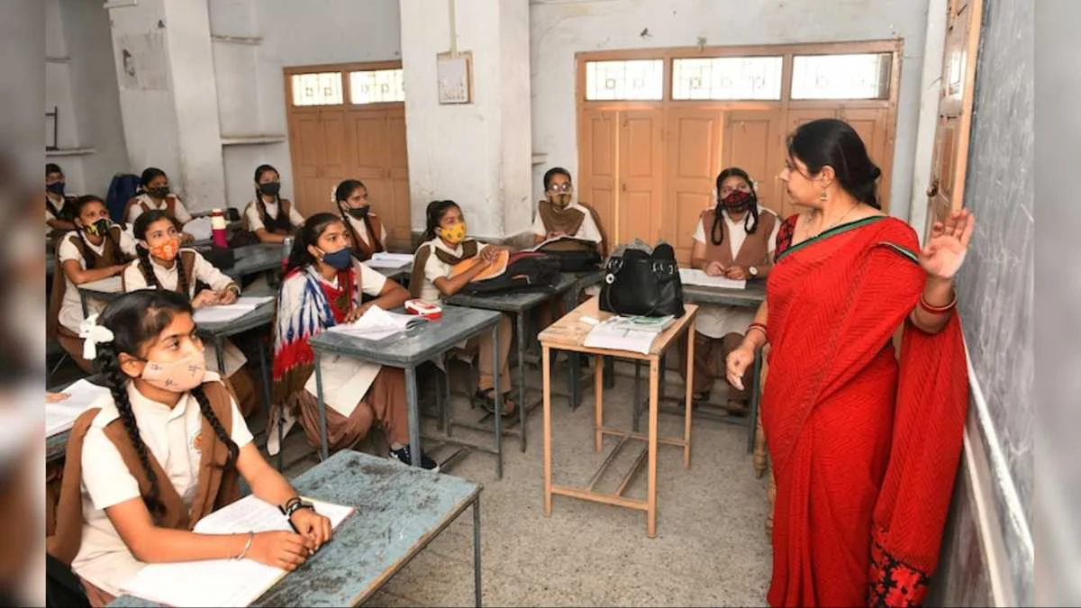 Government School teachers and students